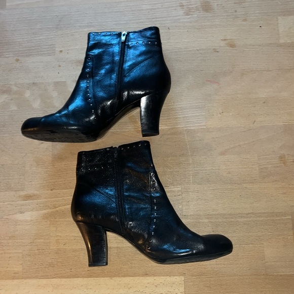 Leather Ankle Booties NATURALIZER - Picture 9 of 15